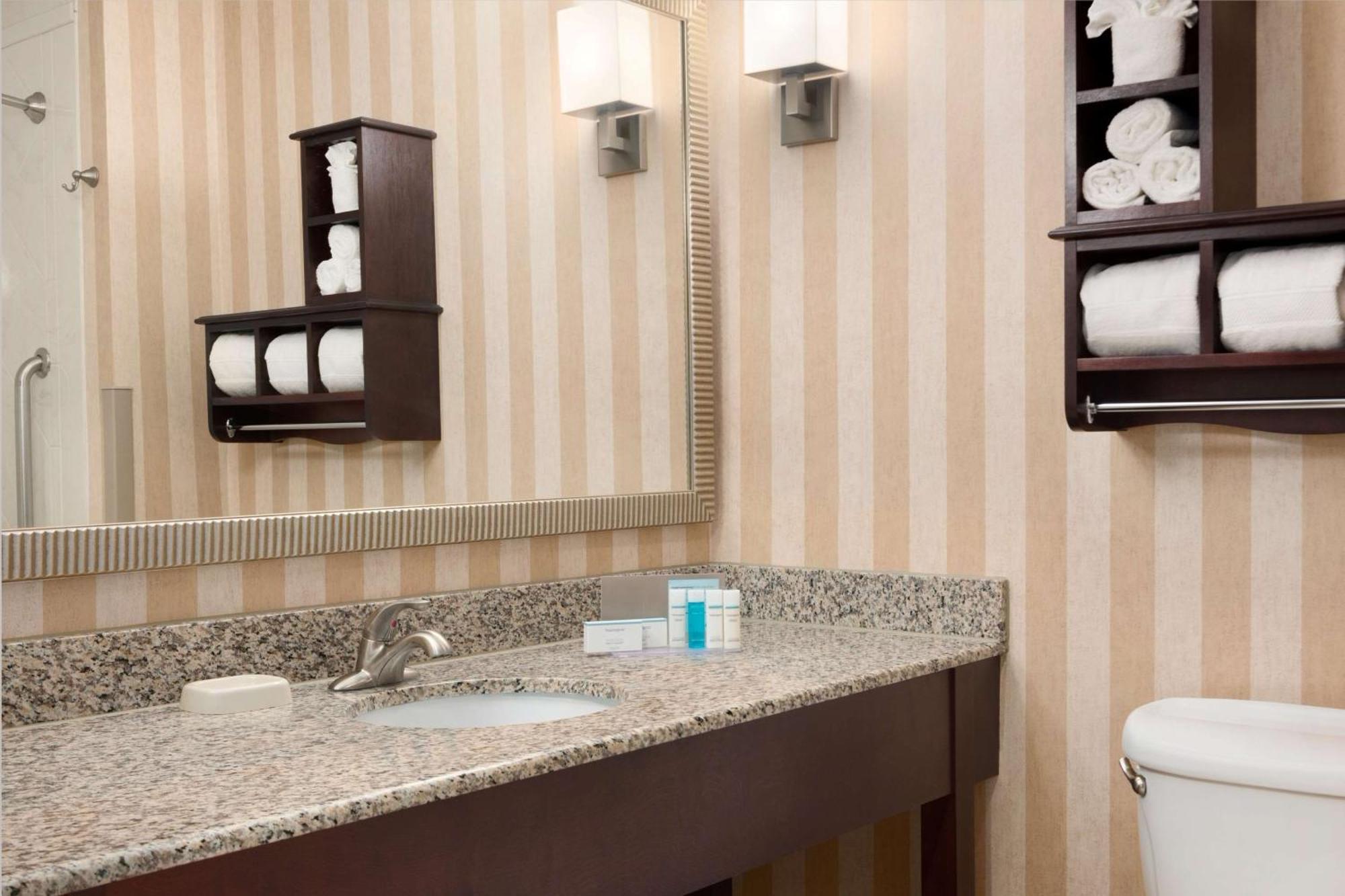 Hampton Inn Спеърфиш Екстериор снимка