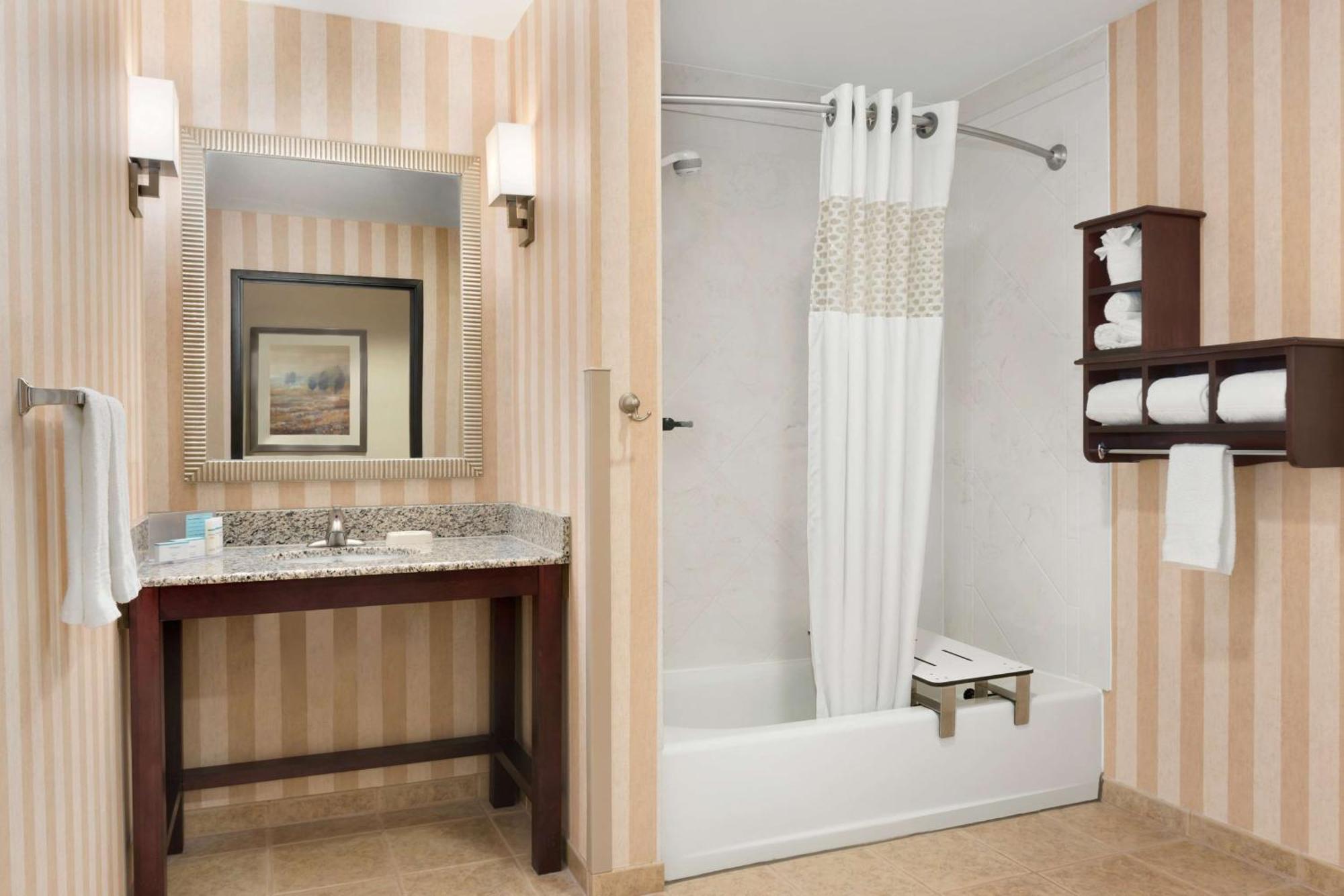 Hampton Inn Спеърфиш Екстериор снимка